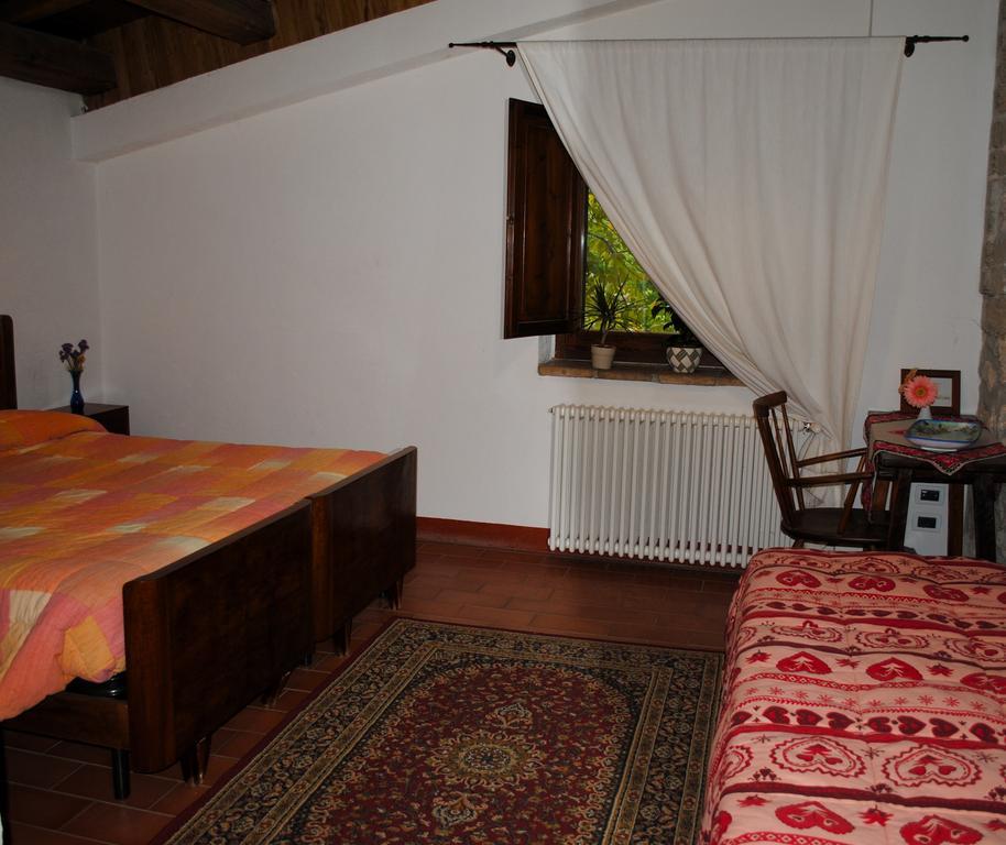 Locanda Sul Lago Santo Stefano Di Sessanio Ruang foto