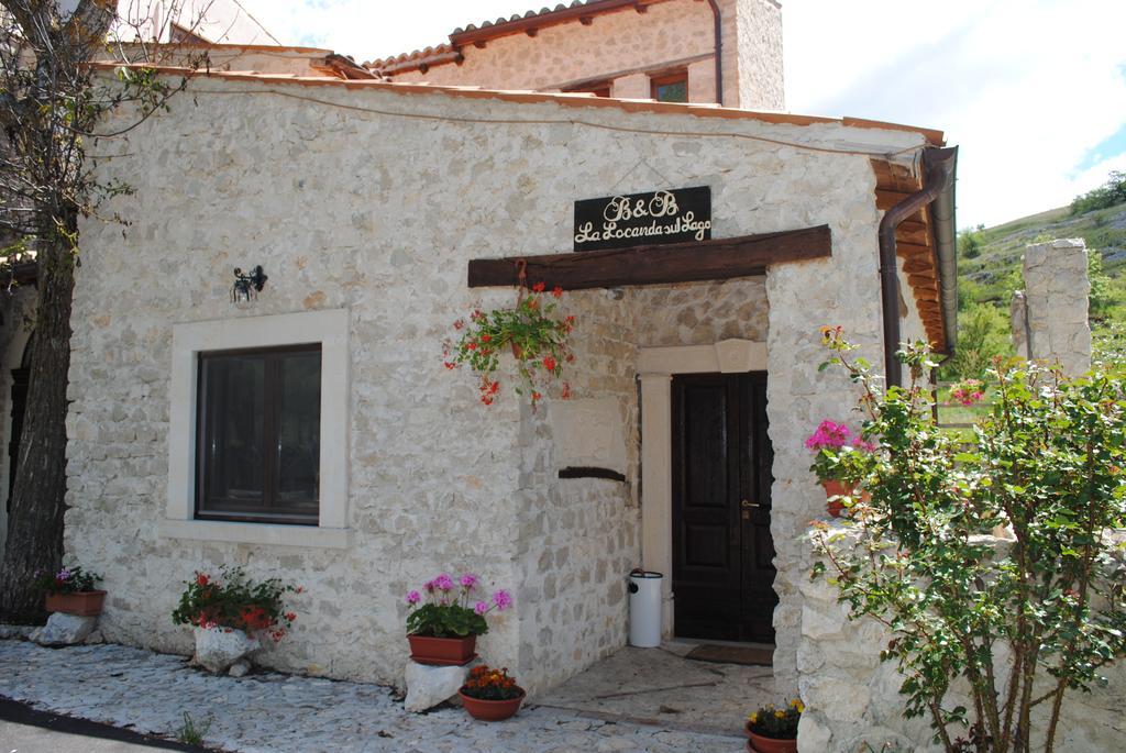 Locanda Sul Lago Santo Stefano Di Sessanio Bagian luar foto