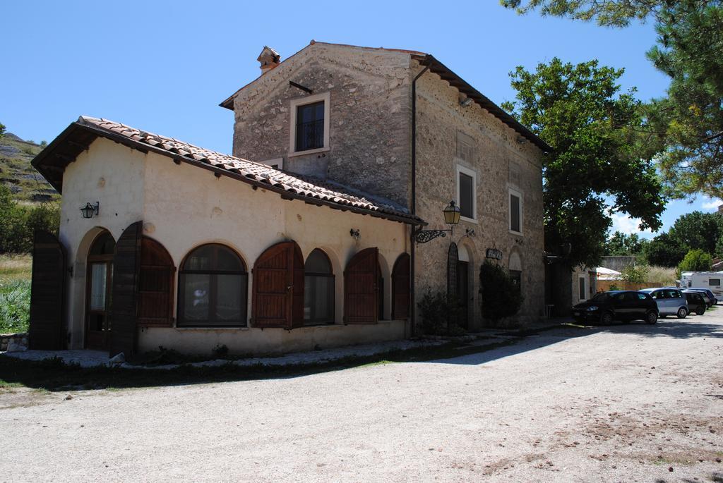 Locanda Sul Lago Santo Stefano Di Sessanio Bagian luar foto