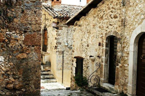 Locanda Sul Lago Santo Stefano Di Sessanio Bagian luar foto